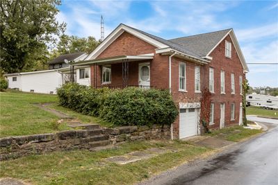 144 - 470 Main St, House other with 4 bedrooms, 1 bathrooms and 3 parking in Hookstown PA | Image 3