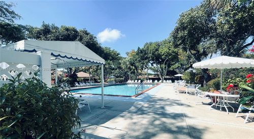 apt-112-3800 Oaks Clubhouse Dr, Pompano Beach, FL, 33069-3679 | Card Image