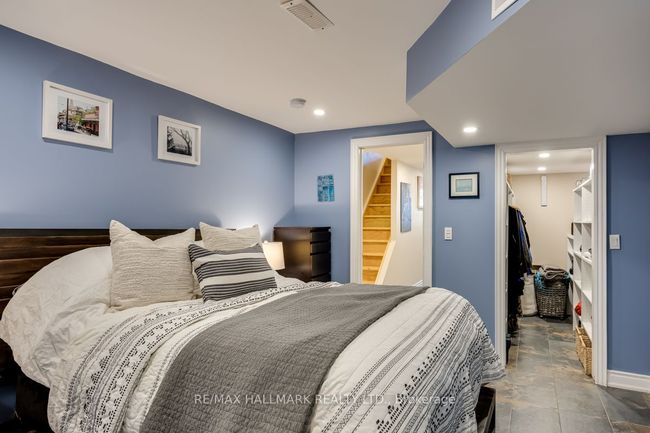 223 Wallace Ave, House attached with 5 bedrooms, 3 bathrooms and 1 parking in Toronto ON | Image 14