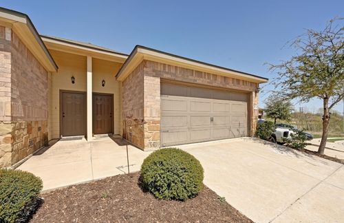 b-211 Samuel Dr, Buda, TX, 78610-4002 | Card Image