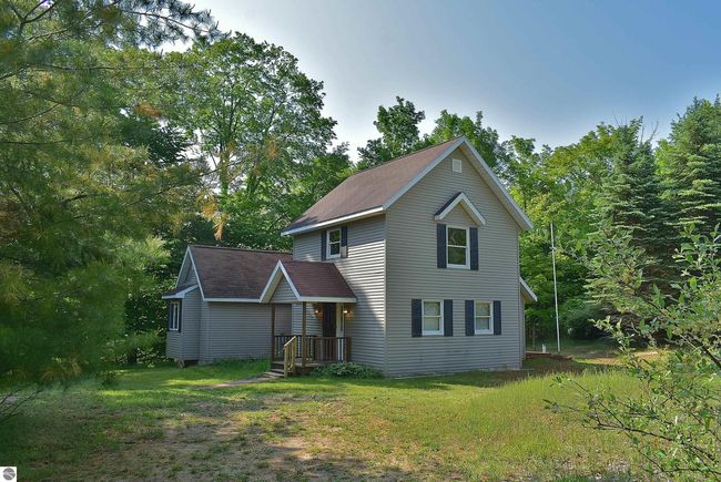 4467 S Forthill Rd, House other with 3 bedrooms, 2 bathrooms and null parking in Suttons Bay MI | Image 4