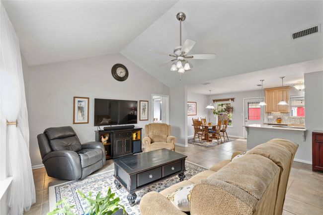 209 E Hall Ct, House other with 3 bedrooms, 2 bathrooms and null parking in Early TX | Image 4