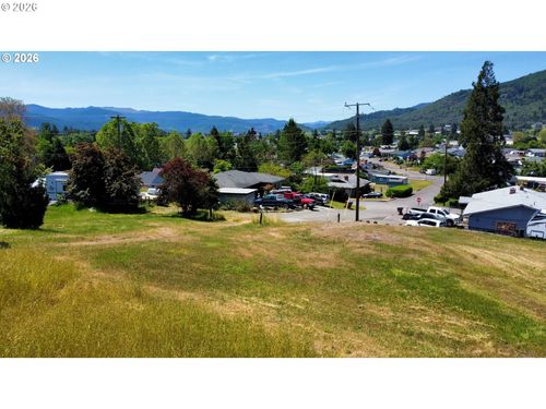 36-0 Riddle By Pass Rd, Riddle, OR, 97469 | Card Image