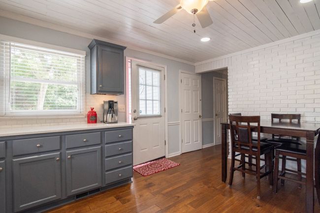 2142 Hawthorne Ln, House other with 3 bedrooms, 2 bathrooms and 12 parking in WAUKEGAN IL | Image 8