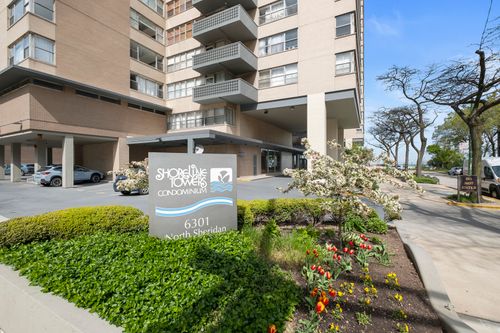 12c-6301 N Sheridan Rd, Chicago, IL, 60660-1757 | Card Image