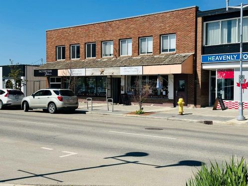 10124 100 Ave, Grande Prairie, AB, T8V0V5 | Card Image