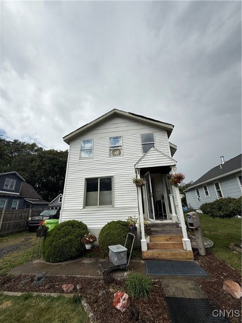 104 Garden City Dr, Syracuse, NY, 13211-1410 | Card Image