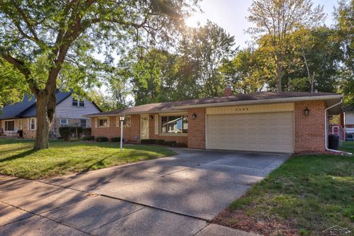 3565 Diamondale Dr E, Saginaw, MI, 48601-5806 | Card Image