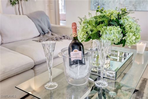 5138 Kristin Ct, NAPLES, FL, 34105-2113 | Card Image