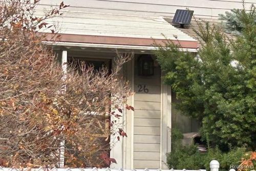26 W Benson St, Ecorse, MI, 48229-1505 | Card Image