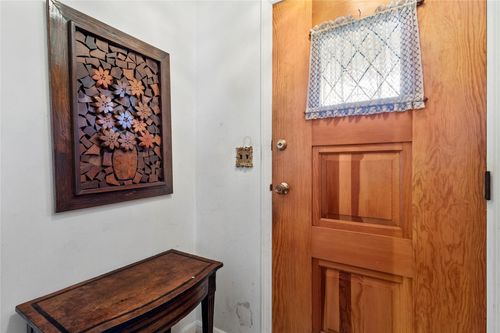 100 Magnolia Ave, Floral Park, NY, 11001-2827 | Card Image