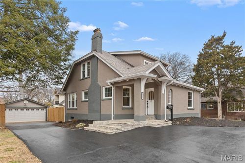 8361 Big Bend Blvd, Webster Groves, MO, 63119-3137 | Card Image