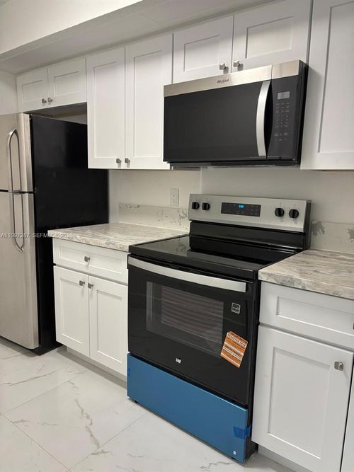 apt-301-18840 Nw 57th Ave, Hialeah, FL, 33015-7026 | Card Image