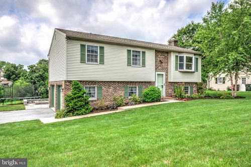 12 Pewter Dr, LITITZ, PA, 17543-9470 | Card Image