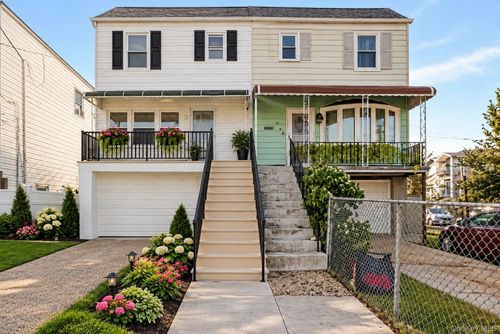 541 Beach 72nd St, Far Rockaway, NY, 11692-1129 | Card Image