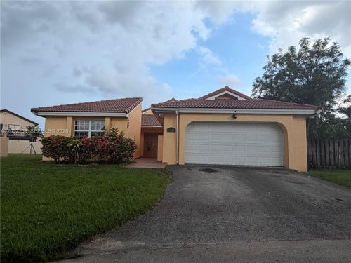 17527 Nw 62nd Pl N, Hialeah, FL, 33015-4522 | Card Image