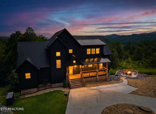 2843 Cedar Falls Way, Sevierville, TN, 37862-7965 | Card Image