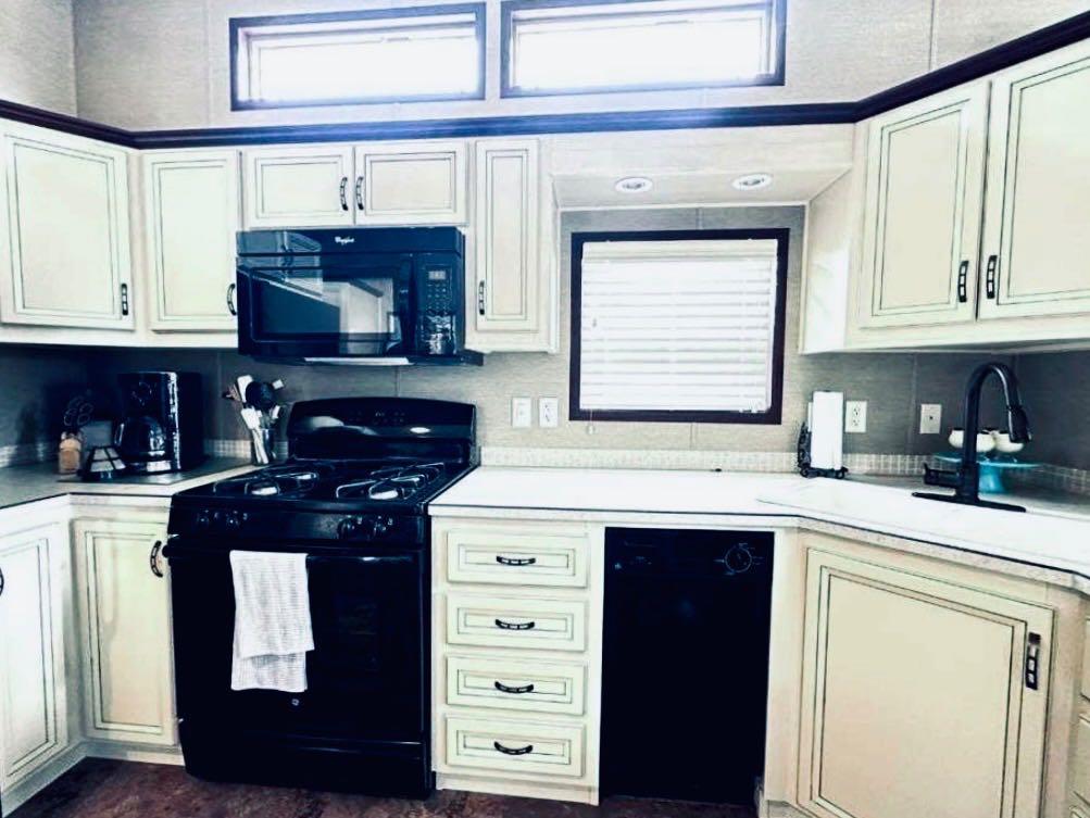 Residential in Lac Des Iles 4