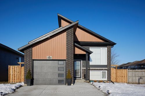 42 Moonstone Cres, Chatham, ON, N7M0S2 | Card Image