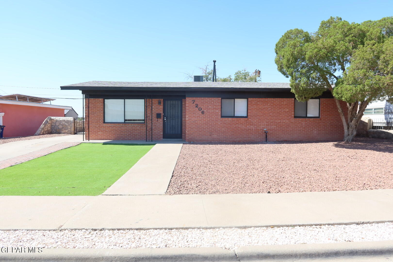 Benson Dr, El Paso, TX 79915