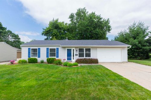 1533 E Ireland Road, South Bend, IN, 46614-2842 | Card Image