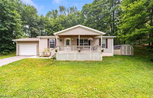 3306 Sycamore Dr, New Waterford, OH, 44445-9606 | Card Image
