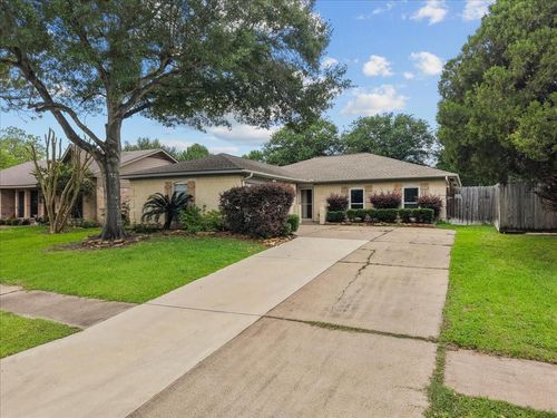 883 Silverpines Rd, Houston, TX, 77062-5613 | Card Image