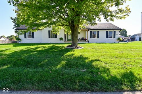 271 Eastview Dr, Bargersville, IN, 46106-8630 | Card Image