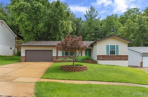1249 Green Knoll Dr, Fenton, MO, 63026-3424 | Card Image