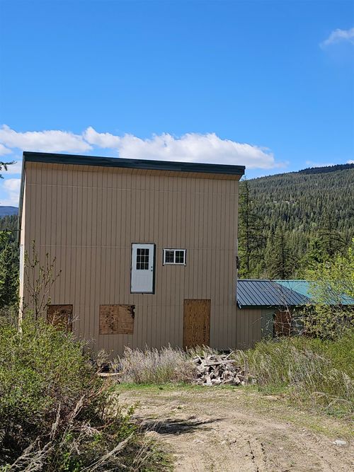 4 Paxson Ln, Kettle Falls, WA, 99141-8500 | Card Image