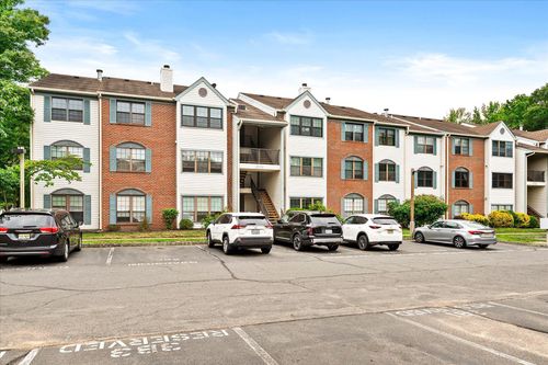 21 Chamberlin Ct, LAWRENCEVILLE, NJ, 08648-2622 | Card Image