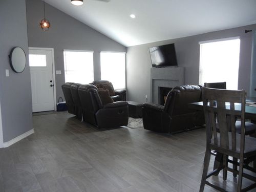 3522 Mattingham Dr, Houston, TX, 77066-4611 | Card Image