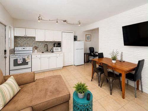1-1639 Hayes St, Hollywood, FL, 33020-3651 | Card Image