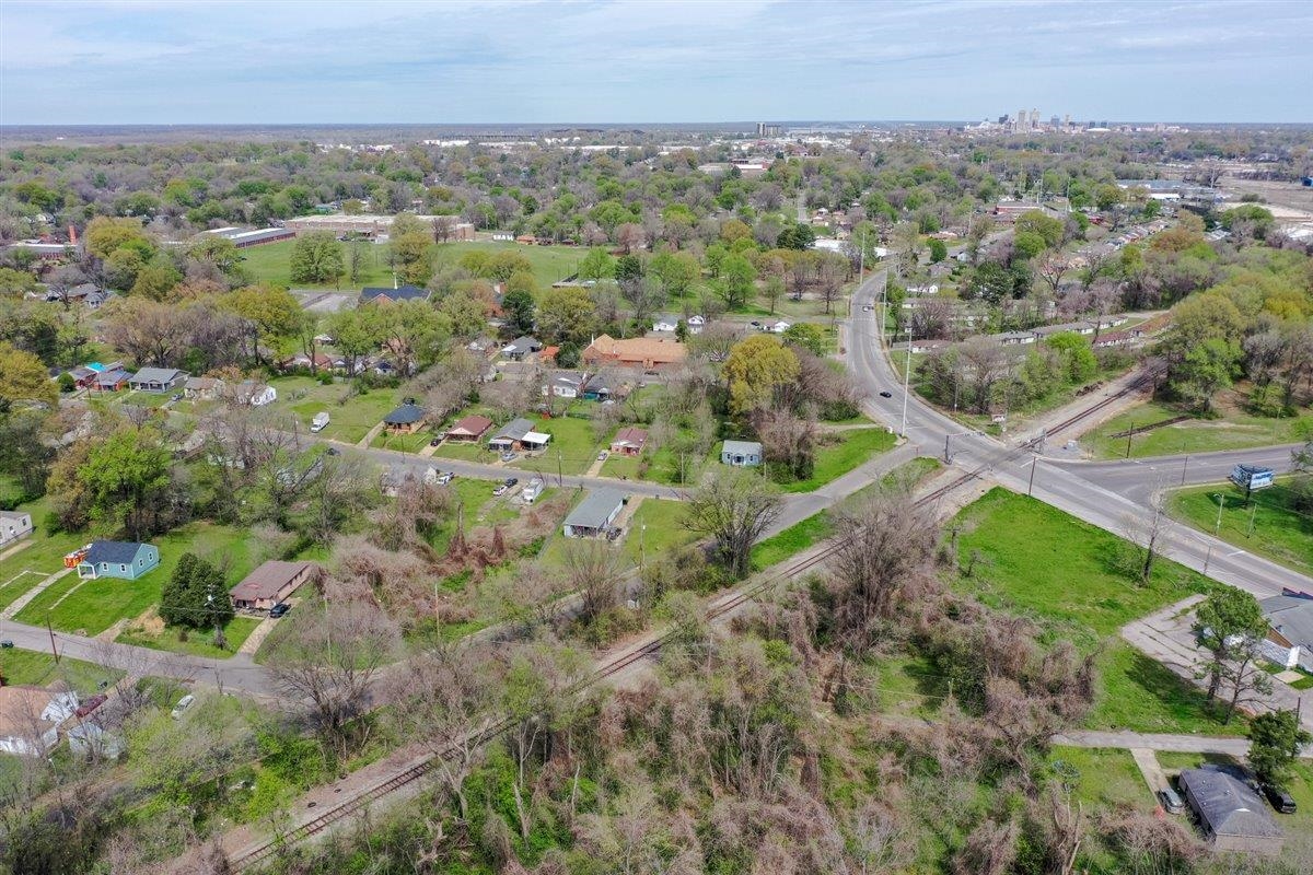 Land in Memphis 4