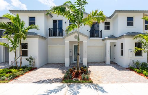 35-6979 Pines Cir, Coconut Creek, FL, 33073-2749 | Card Image