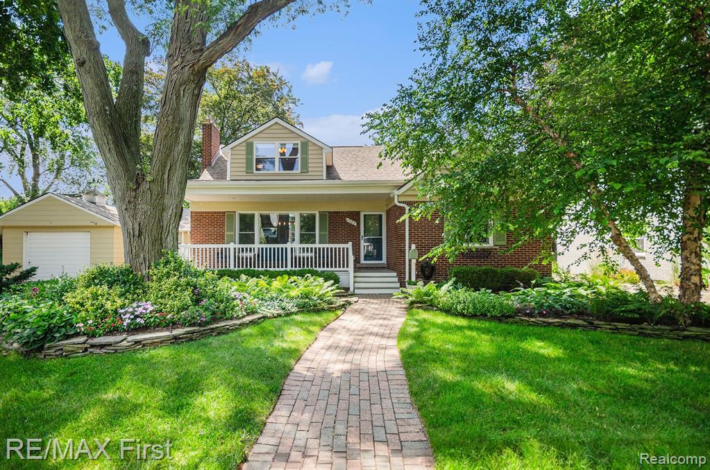 Marywood Dr, Royal Oak, MI 48067