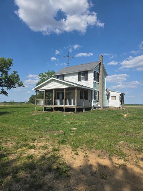 903 Sterling Road, Dixon, IL, 61021 | Card Image
