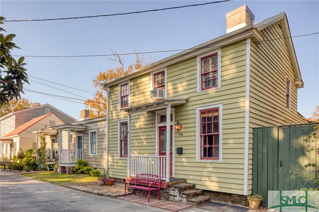 Charlton Ln, Savannah, GA 31401