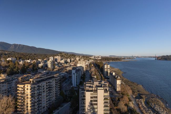 1801 - 1972 Bellevue Avenue, Condo with 3 bedrooms, 3 bathrooms and 7 parking in West Vancouver BC | Image 37