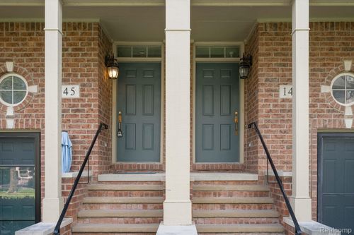 35-145 E Bay Dr, Walled Lake, MI, 48390-3526 | Card Image