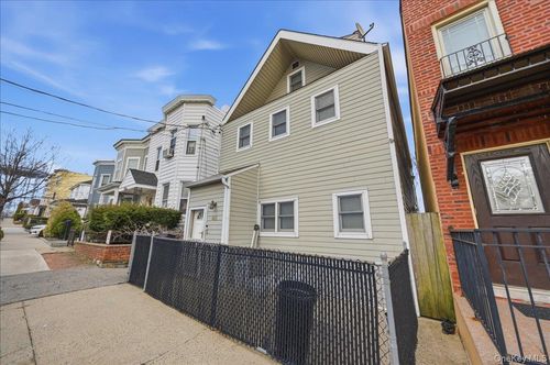 40 Alder St, Yonkers, NY, 10701-4502 | Card Image