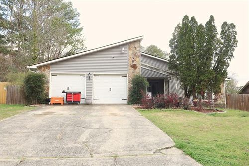 9396 Forest Knoll Dr, Jonesboro, GA, 30238-5722 | Card Image