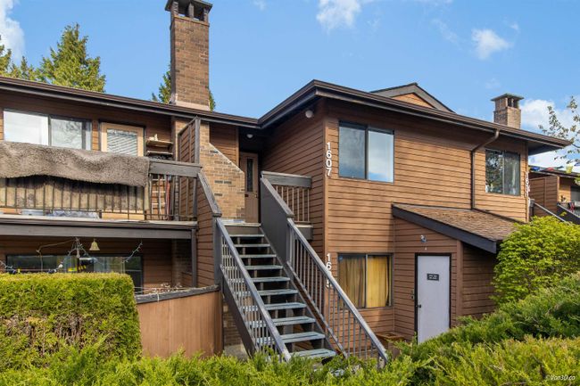 1607 - 10620 150 Street, Townhouse with 2 bedrooms, 1 bathrooms and 1 parking in Surrey BC | Image 1