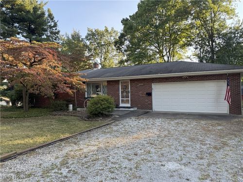 1960 Newton St, Barberton, OH, 44203-1440 | Card Image
