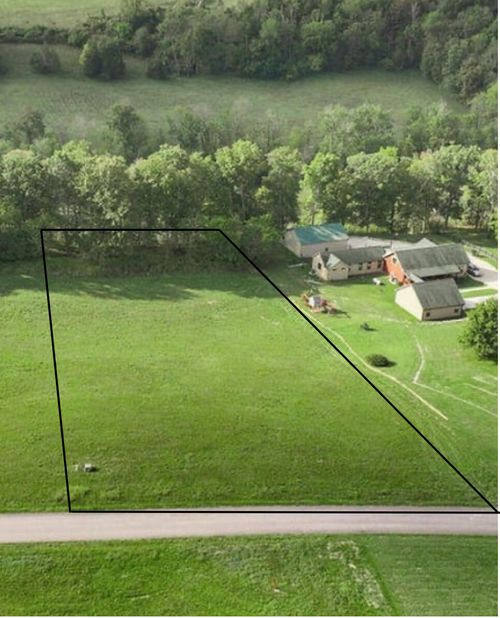 150 Lakeside Dr, Lancaster, KY, 40444-8992 | Card Image