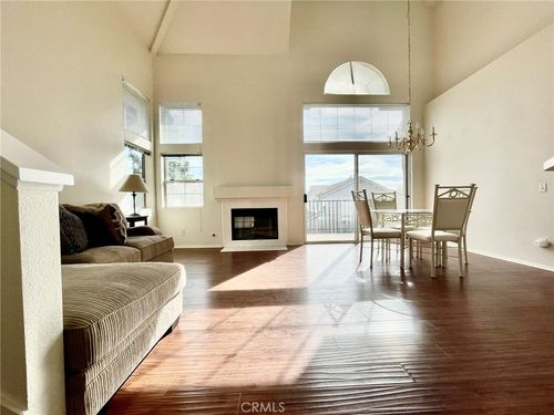 201-350 Via Capri, Corona, CA, 92879-8019 | Card Image