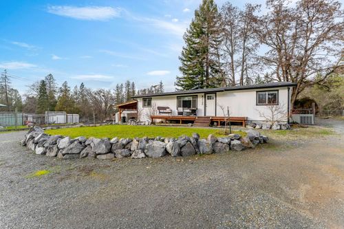 2168 Lonnon Rd, Grants Pass, OR, 97527-9185 | Card Image