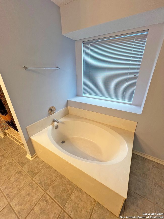 7514 Autumn Ledge, House other with 4 bedrooms, 3 bathrooms and null parking in Converse TX | Image 20