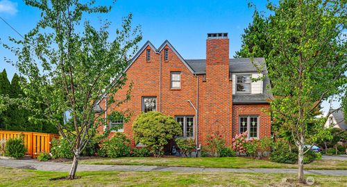 1443 Palm Ave Sw, Seattle, WA, 98116-1729 | Card Image