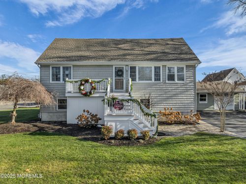 33 Sand Creek Ln, Toms River, NJ, 08753-2555 | Card Image
